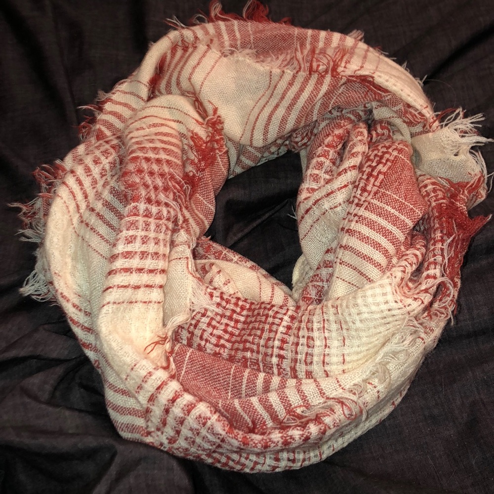 Cute white and pink ultra soft scarf!💓💞💕